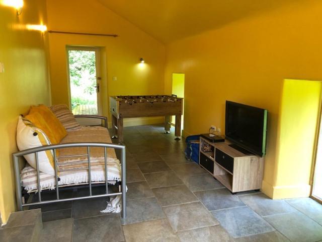 Merveilleux Cottage Dans Parc De 7,5 Hectares Saint-Nicolas-du-Pelem Экстерьер фото